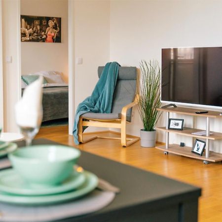 Balcony Apartment, 1 Min To Metro, Perfect For Long Stay 비엔나 외부 사진